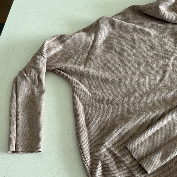 Bluivy Sweater - Picture 2 of 4